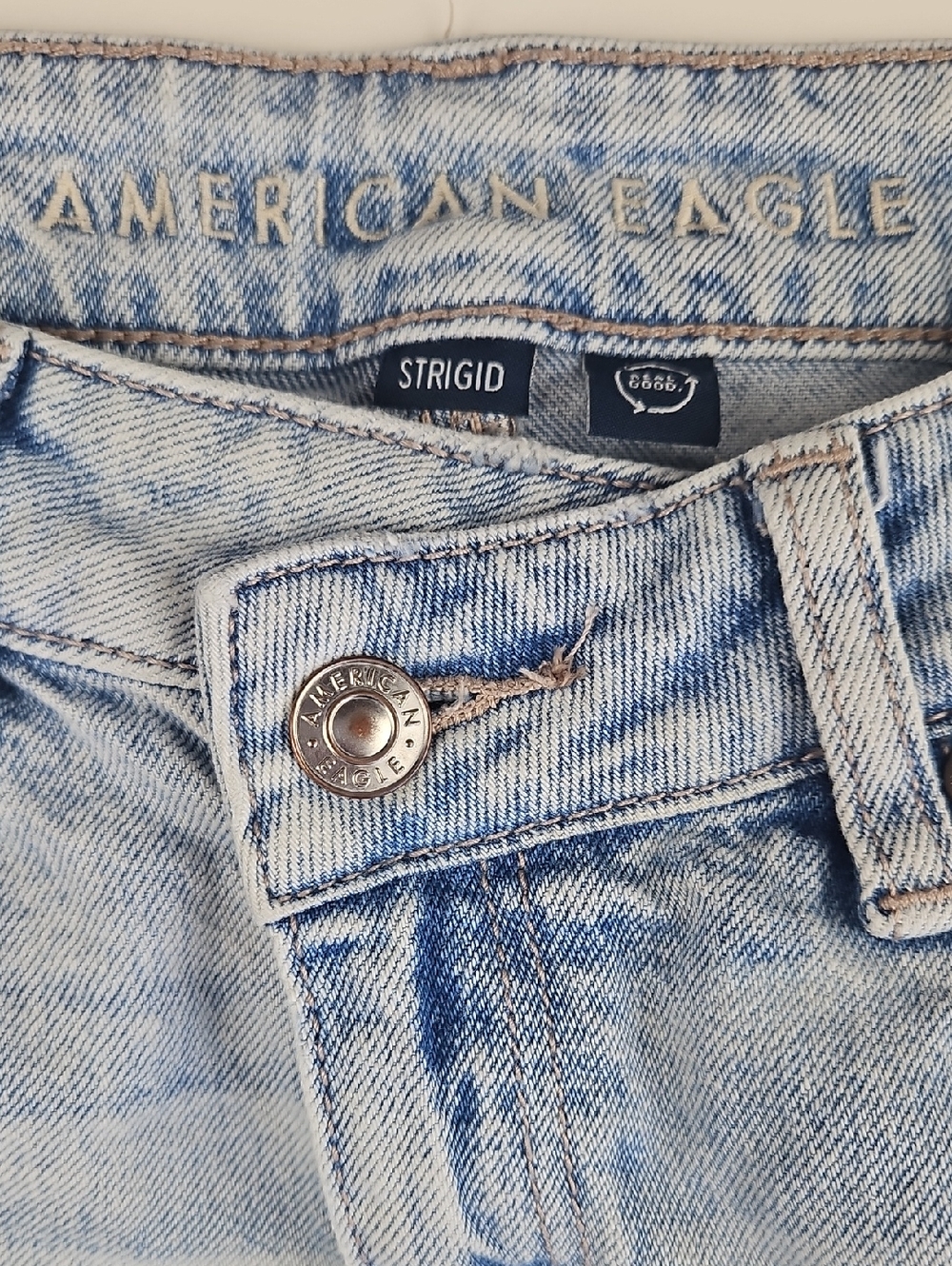 American Eagle Distressed Shredded Light Wash Denim Jean Shorts, Size 0 - Picture 2 of 5